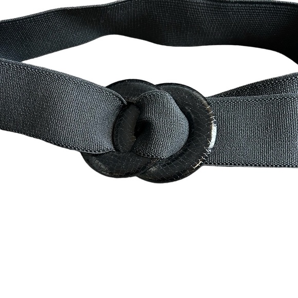 Wide Band Faux Snakeskin Buckle Black Stretch Belt - Picture 2 of 10